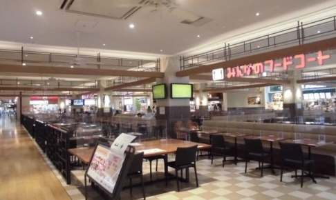 マークイズみなとみらいフードコート外観