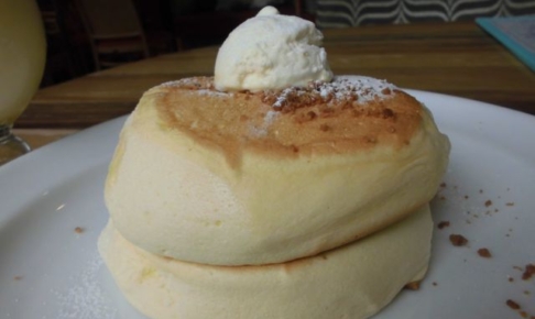 メレンゲみなとみらい店の100円パンケーキ