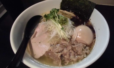 麺や勝治の青唐辛痛麺（ラーメン）
