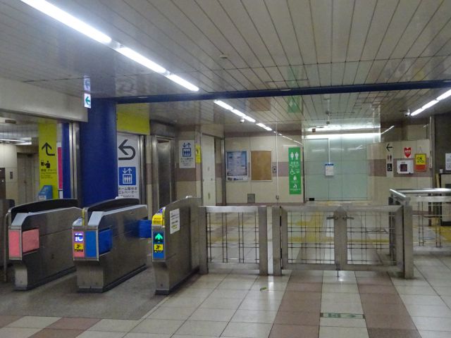 桜木町駅のトイレ(市営地下鉄桜木町駅改札内トイレの外観・改札側から見たトイレ)