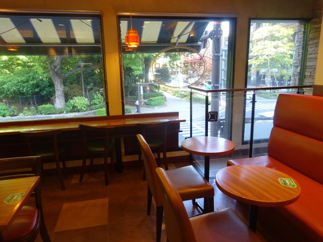 関内・日本大通り「モリバコーヒー横浜中華街カフェ」店内の様子(テーブル、カウンター席など)
