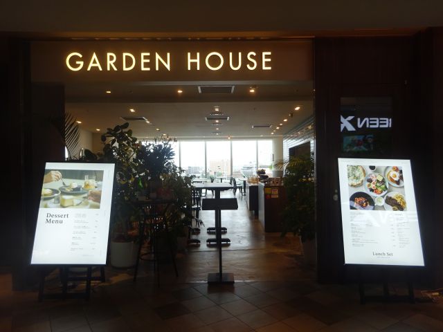 横浜・桜木町コレットマーレのレストラン「GARDEN HOUSE MINATOMIRAI」の外観