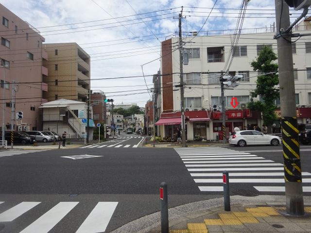 横浜山手・本牧の町中華「李園」の外観と周辺の様子