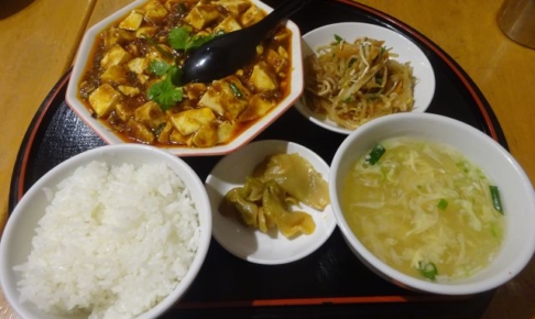 横浜ポルタ「匠 Jang」で注文した麻辣麻婆豆腐の定食セット