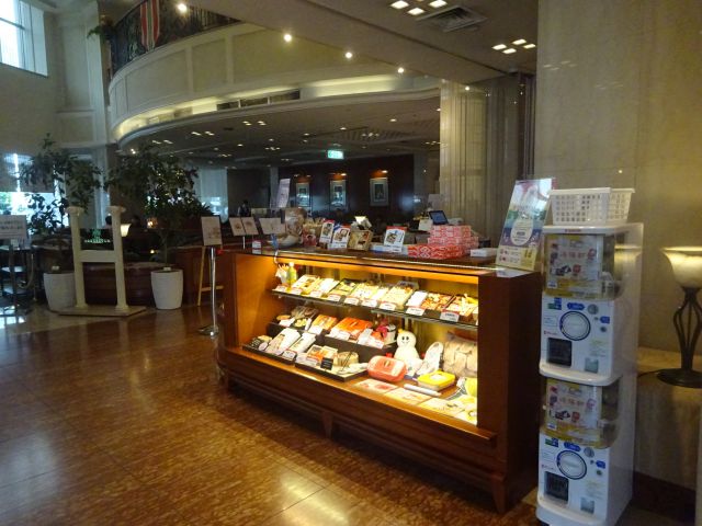 「崎陽軒本店」にある崎陽軒本店ショップの外観