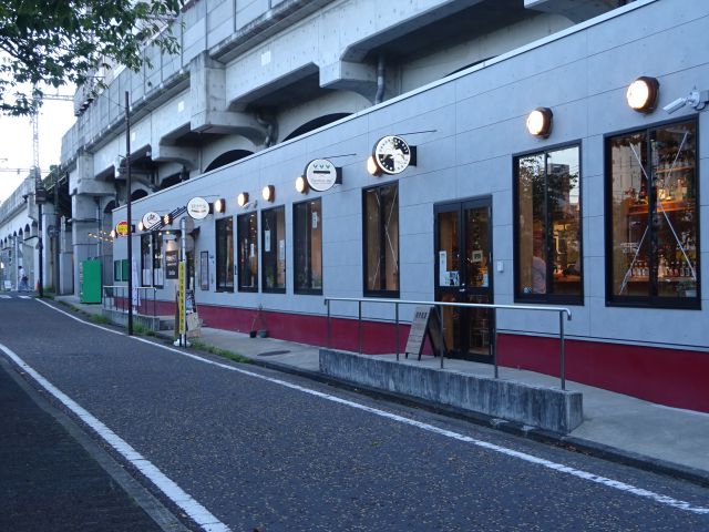 日ノ出町高架下「Kitchen GATE横浜日ノ出町」の外観(「むかん横浜」の店舗が入る)