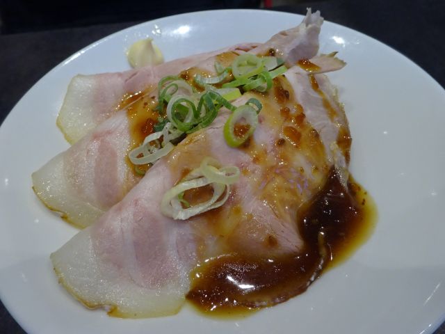 「むかん横浜」で注文した肉丼
