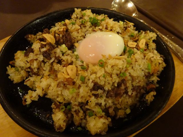 横浜ビール本店レストランUMAYA」で注文した黒牛ガーリックライス