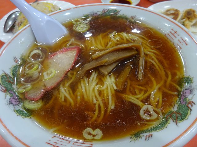 横浜野毛の町中華「萬福」で注文したラーメン