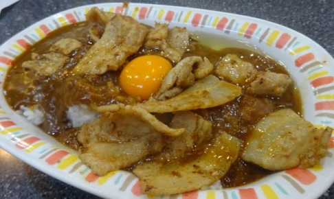 横浜高島町「カレーとハンバーグの店 バーグ戸部店」で注文したスタミナカレー（生玉子）