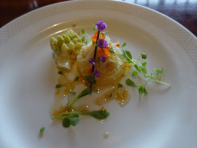 「横浜瀬里奈ステーキドーム」で注文した鉄板焼きAランチのお通し