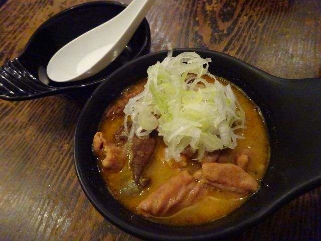 桜木町ぴおシティ「ゴールデンもつ」で注文したもつ煮込