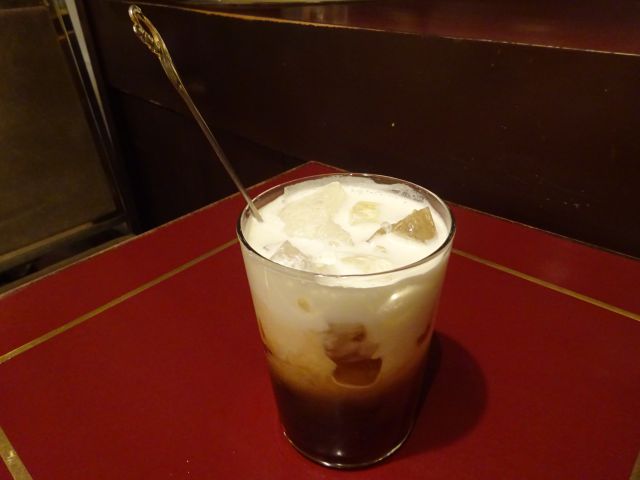 横浜駅西口・紅茶専門店「サモアールジョイナス本店」で注文したアイスロイヤルミルクティー