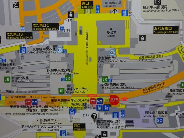 「横浜駅のコインロッカー」横浜駅構内地図・南北連絡通路コインロッカーの場所に赤い丸印と☆印を付けている