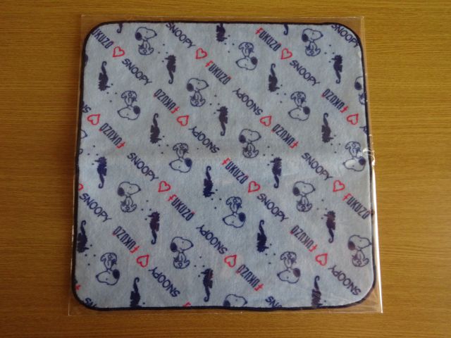 「スヌーピータウンショップ横浜みなとみらい店」で購入した横浜みなとみらい限定のタオルハンカチ（フクゾーとのコラボ商品）