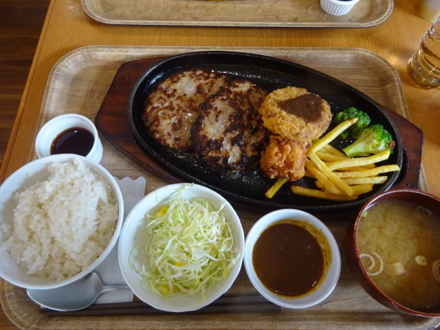 横浜「ファイヤーバーグ関内店」で注文した「ファイヤーバーグよくばりセット」