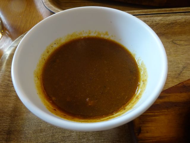 横浜「ファイヤーバーグ関内店」で注文した「ファイヤーバーグよくばりセット」についているカレー