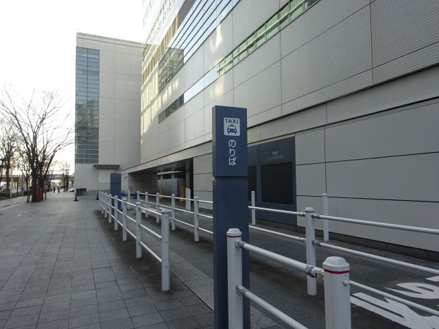 みなとみらい線「みなとみらい駅」前にあるタクシー乗り場の様子