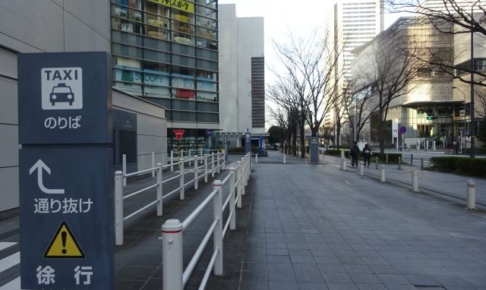 みなとみらい線「みなとみらい駅」前にあるタクシー乗り場の様子