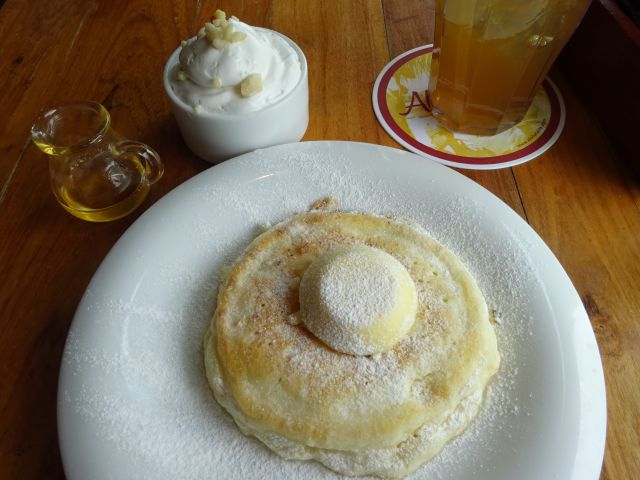 横浜ベイクォーター「アロハテーブル」で注文したセットの「ミニパンケーキ」