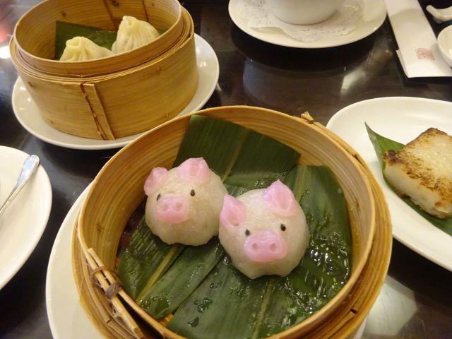 横浜中華街「萬珍樓點心舗」で注文した「こぶた餃子」