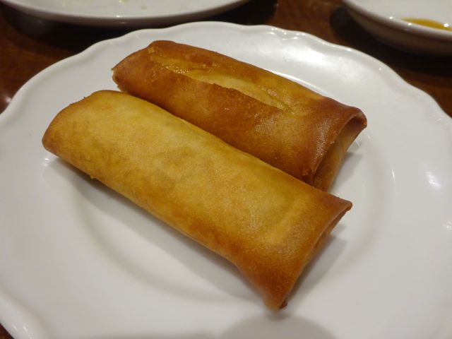 横浜中華街「美食酒楼 心龍」で注文したスペシャルセット(春巻き)