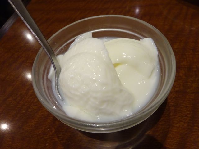 横浜中華街「美食酒楼 心龍」で注文したスペシャルセット（杏仁豆腐）