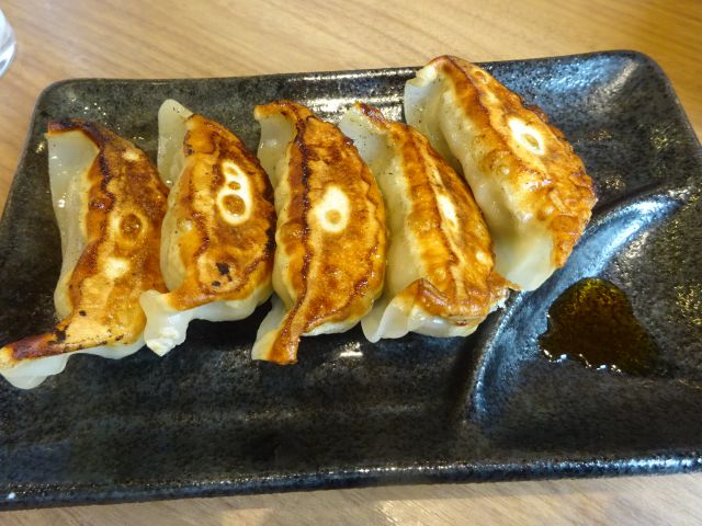 横浜駅西口・鶴屋町の横浜家系ラーメン「町田商店横浜駅前店」で注文した餃子