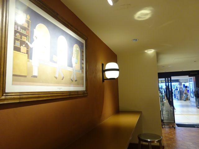 横浜駅西口・ホテルニューグランドの直営ショップ「S.Weil by HOTEL NEW GRAND 横浜高島屋店」店内カウンター席の様子