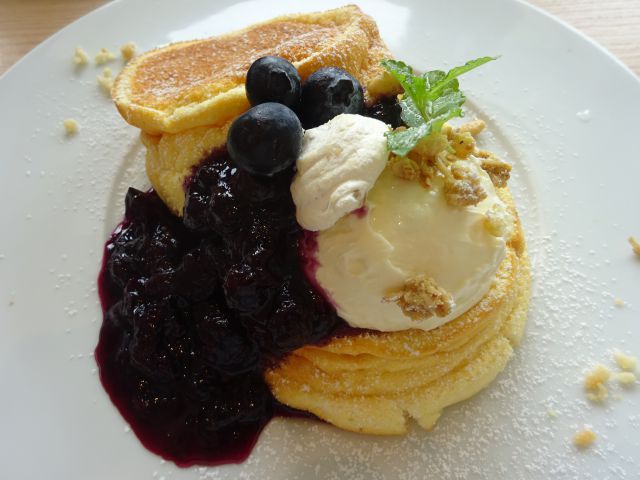 ランドマークプラザ「湘南パンケーキ横浜みなとみらい店」で注文したベリーベリークリームチーズパンケーキ