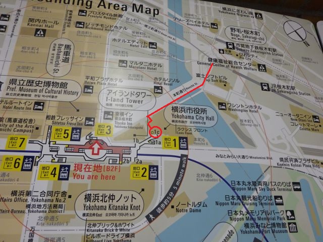 桜木町駅から馬車道駅の行き方（馬車道駅と桜木町駅の位置が分かる地図、1cから桜木町駅新南口改札のところまで赤線を引いている）