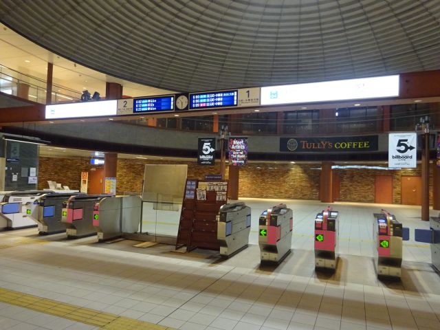 桜木町駅～馬車道駅徒歩ルート（みなとみらい線「馬車道駅」改札口の様子）