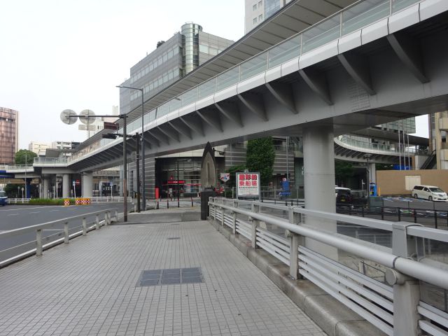 桜木町駅から馬車道駅の行き方（弁天橋と桜木町駅方面の様子）