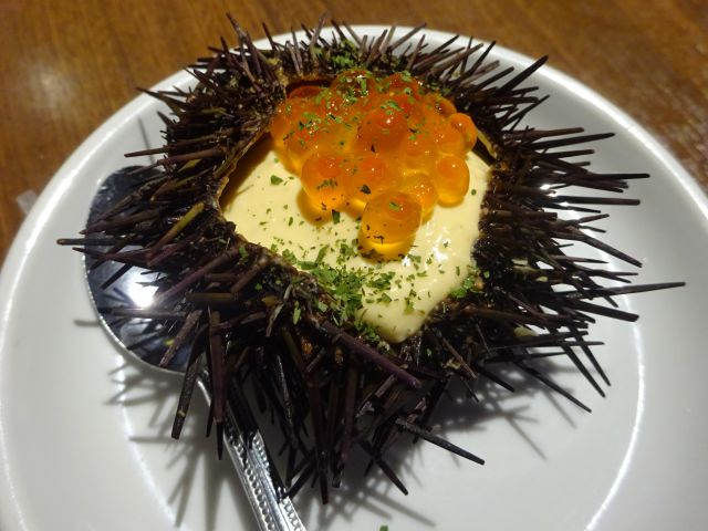 桜木町「SEAFOOD STAND PACIOREK HANATARE野毛店」で注文した、自家製うにプリン