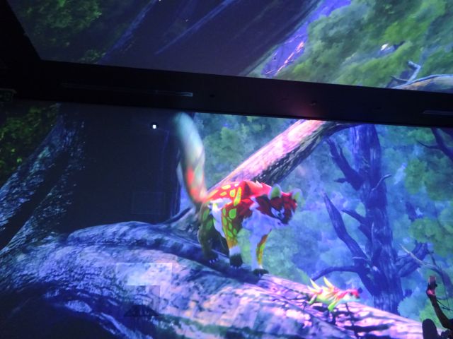 BASEGATE横浜関内「ワンダリア横浜」ゾーン3の様子（ヤマネコが虫を見つけた映像）