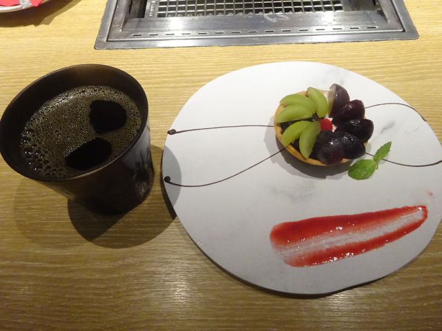 ニュウマン横浜「横浜焼肉Kintan」で注文したデザートとドリンク（ホットコーヒー）