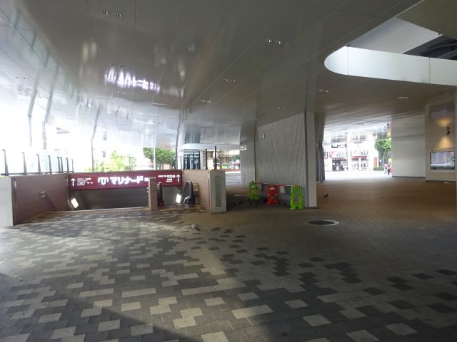 JR「関内駅」の北口にあるマリナード地下街の出入り口