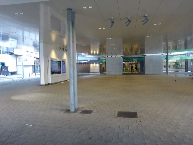 JR「関内駅」北口と北口広場の様子