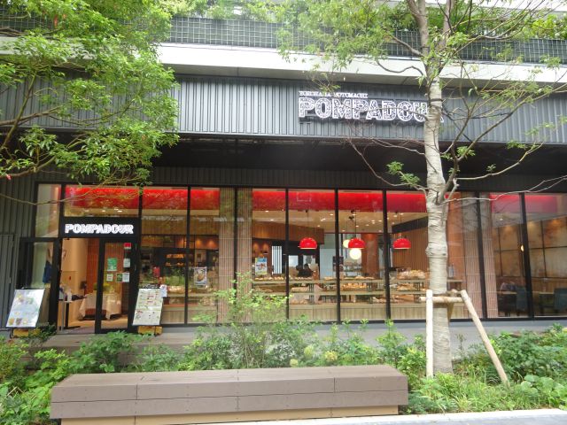 「ポンパドウル BASEGATE横浜関内店」の外観
