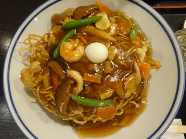 関内・伊勢佐木モール「そば処 戸隠 伊勢佐木町店」で注文したすごもりのアップ