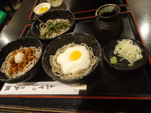関内・伊勢佐木モール「そば処 戸隠 伊勢佐木町店」で注文した戸隠連山（3種のお蕎麦）