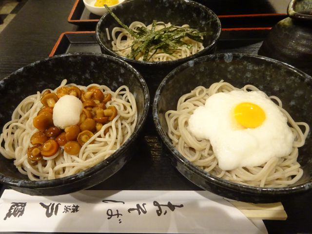 関内・伊勢佐木モール「そば処 戸隠 伊勢佐木町店」で注文した戸隠連山（3種のお蕎麦のアップ）