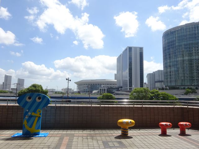 横浜スカイビル2階ペデストリアンデッキ「はまテラス」の近くにあるフォトスポット、Kアリーナの展望