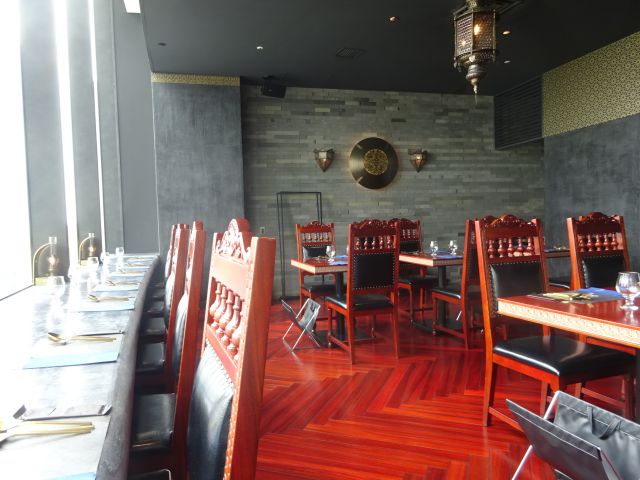 桜木町「CARVAAN BAY YOKOHAMA（カールヴァーン ベイ ヨコハマ）」店内の様子