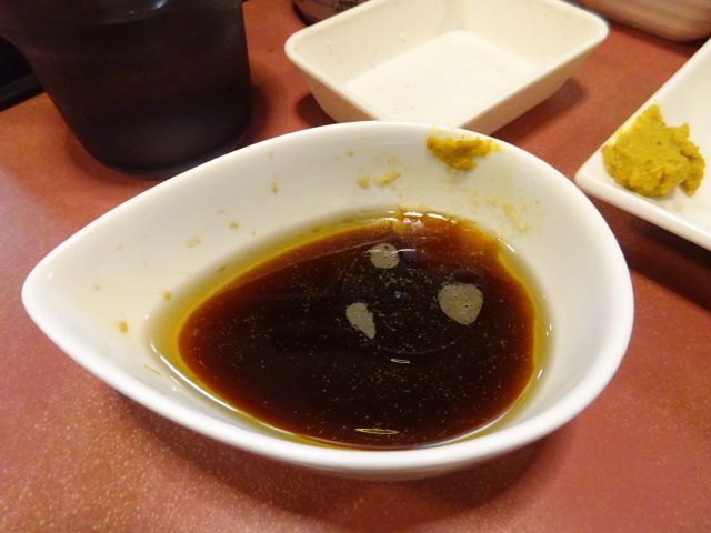 横浜「酔来軒」で注文した酔来丼に付いている特製タレ
