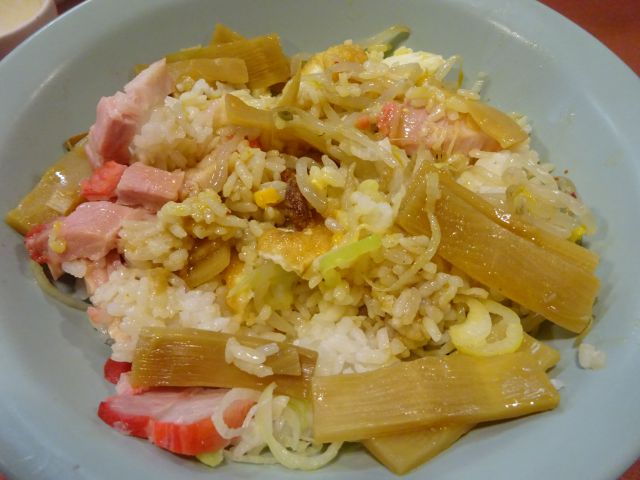 横浜「酔来軒」で注文した酔来丼を混ぜたところ