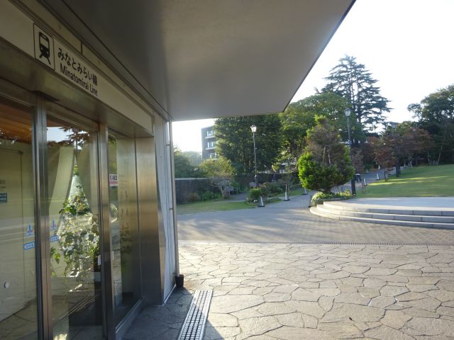 「港の見える丘公園」最寄り駅からの徒歩ルート（出口6とアメリカ山公園）
